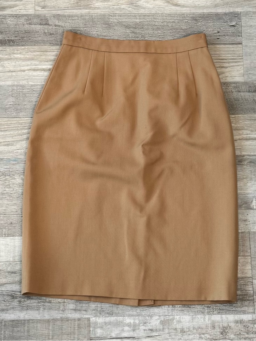 Vintage Pappagallo tan 100% wool pencil skirt back slit small flaw size 10 C43